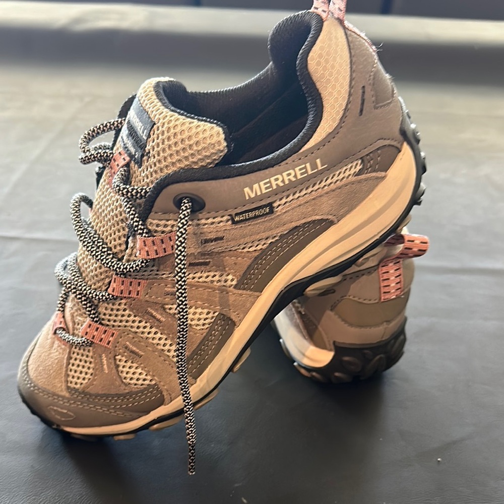 Merrell Albertsons 2 NWO Box Women's Ankle Boots - Brown and Pink